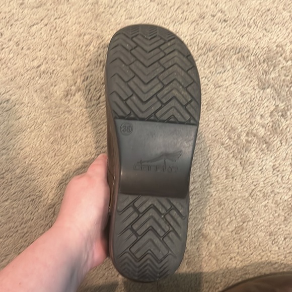 Dansko shoes, brown rubbed leather, like new, good tread, women’s size 38. - Picture 4 of 8